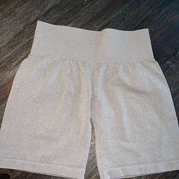 NVGTN Pro Seamless Shorts Taupe - Picture 4 of 4
